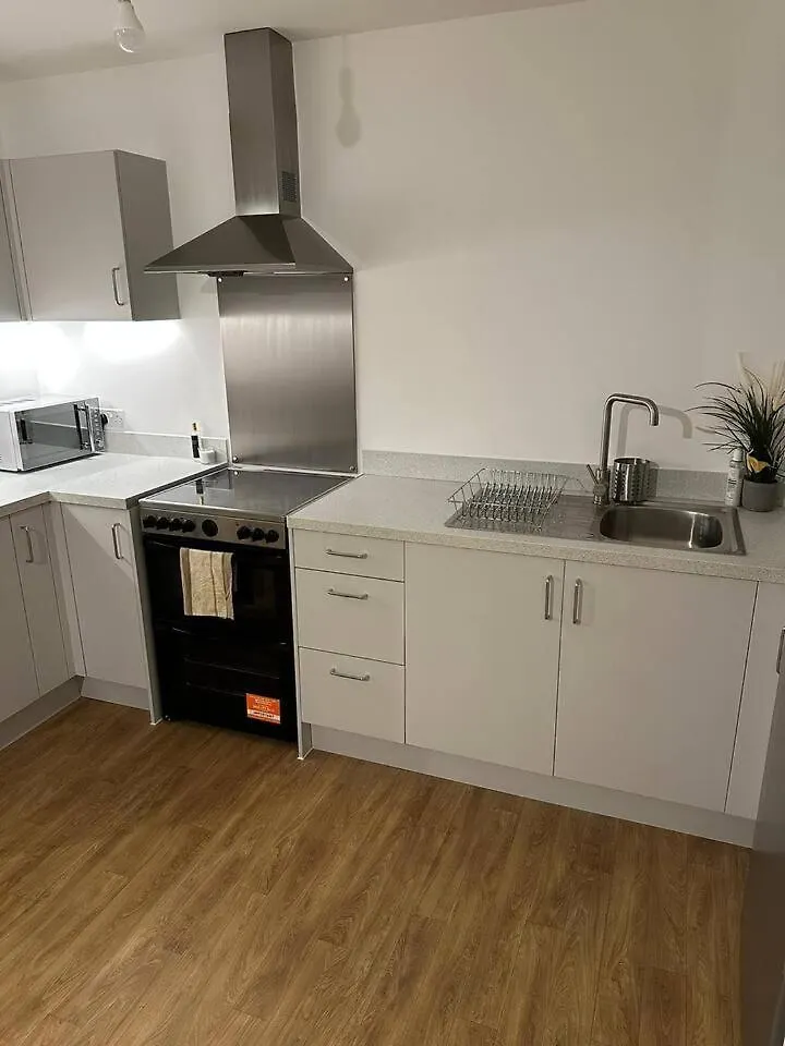 Spacious Modern 1-Bedroom Apartment In London Catford - Excellent Transport Links - Ideal For Long Stays