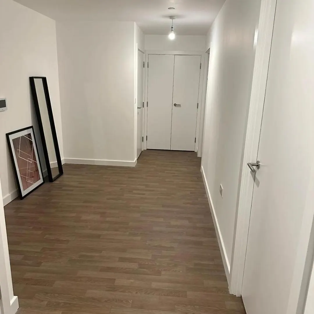 Spacious Modern 1-Bedroom Apartment In London Catford - Excellent Transport Links - Ideal For Long Stays 0*,